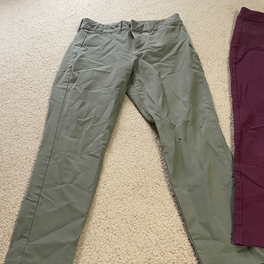 Old Navy Women's Olive Green Straight Leg Pants
